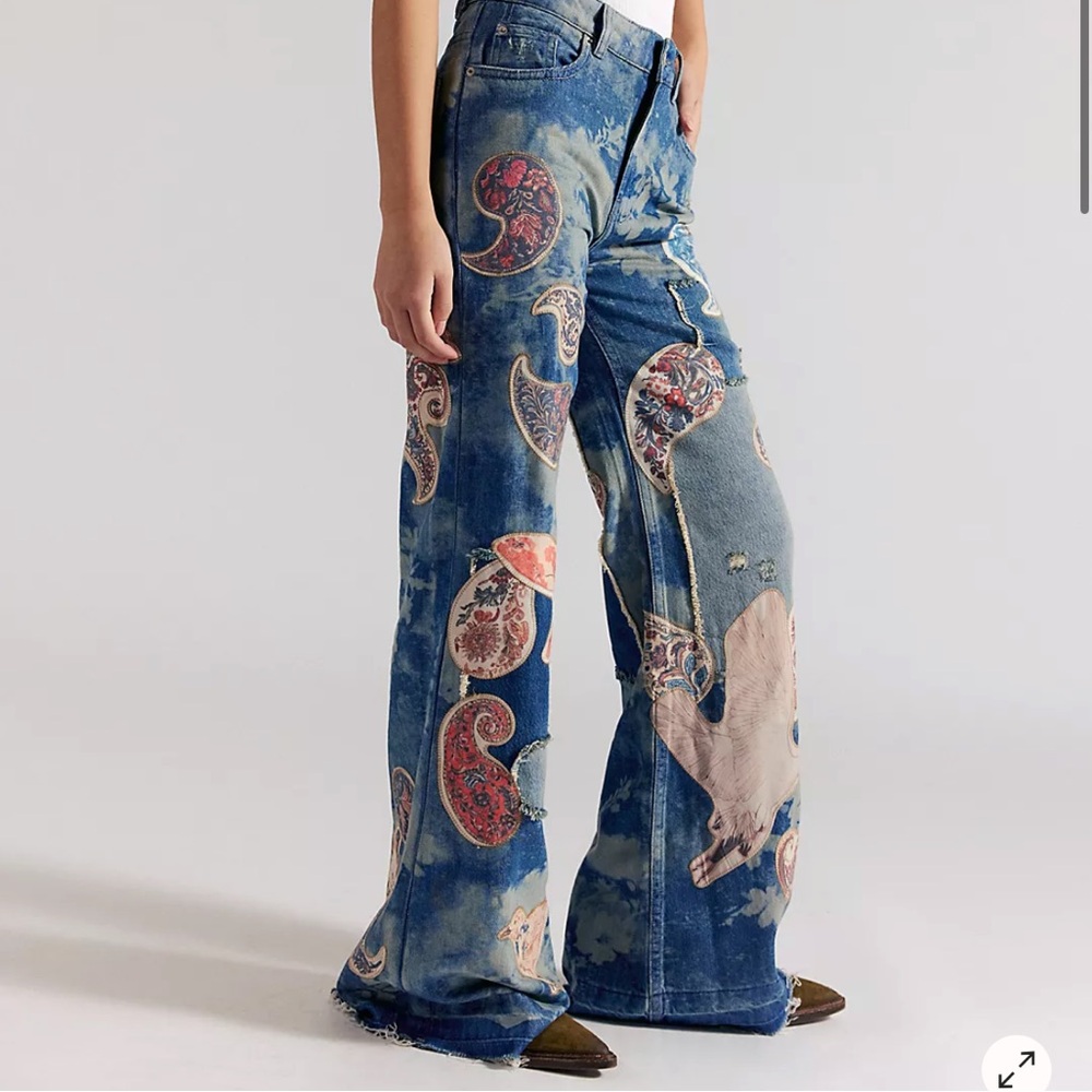 We The Free Flying High Patched Jeans🌸🔥 - Picture 6 of 12